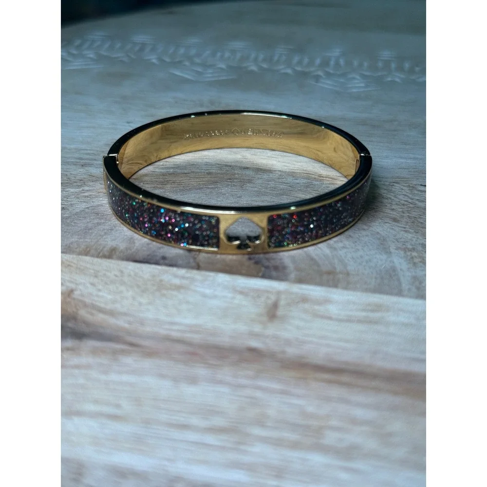 Kate Spade Bangle OS Gold Multi Glitter Hole Punch Spade Hinge Bracelet - Picture 2 of 4
